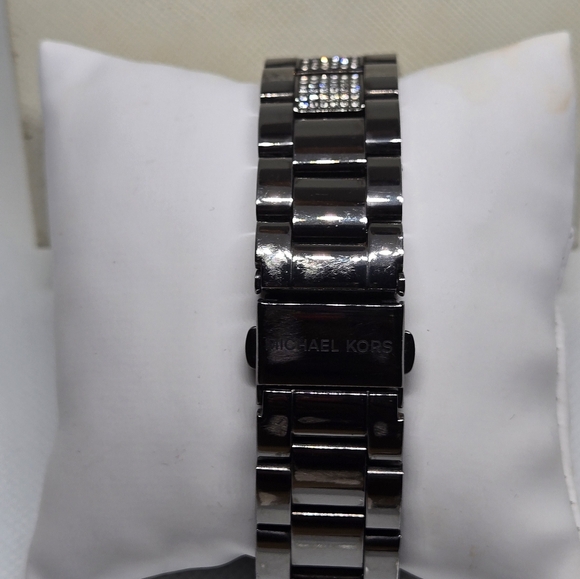 Michael Kors Everest Chronograph Watch - Picture 6 of 15